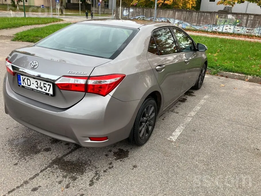 Toyota Corolla XI, 2015, фото 2 из 8