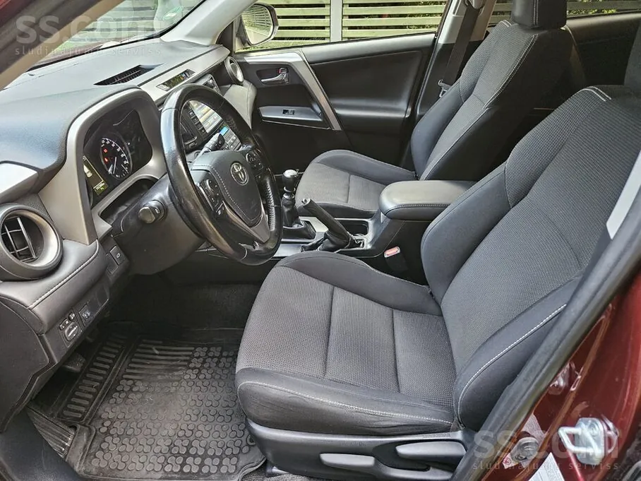 Toyota RAV4 IV рестайлинг, 2016, фото 5 из 8