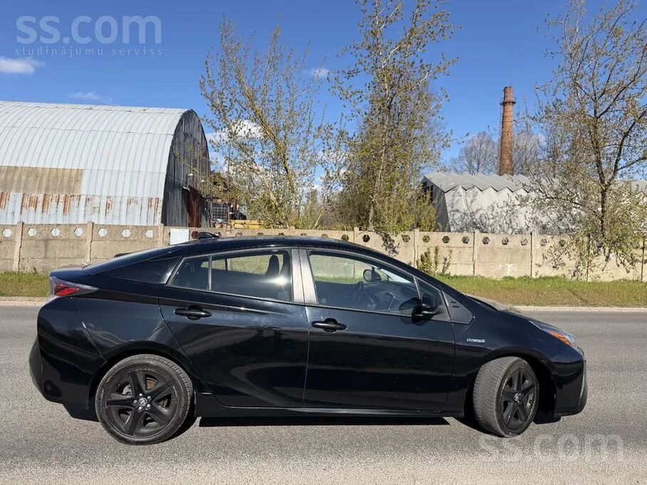 Toyota Prius IV, 2017, фото 3 из 8