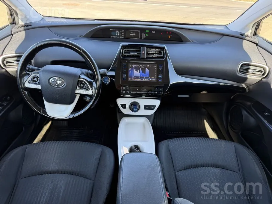 Toyota Prius IV, 2017, фото 4 из 8