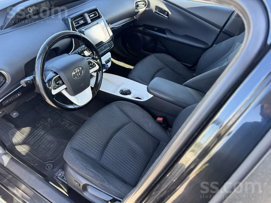 Toyota Prius IV, 2017, фото 5 из 8