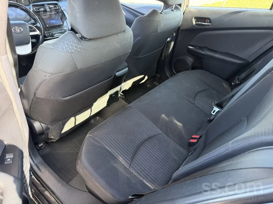 Toyota Prius IV, 2017, фото 6 из 8