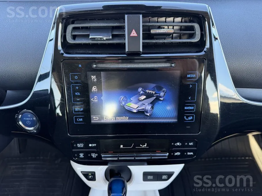Toyota Prius IV, 2017, фото 7 из 8